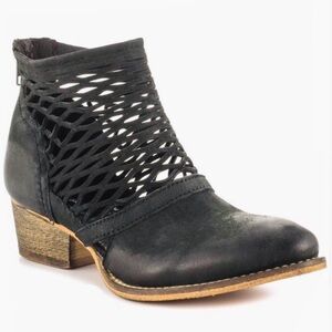 Rebels cali size 9 cut out booties